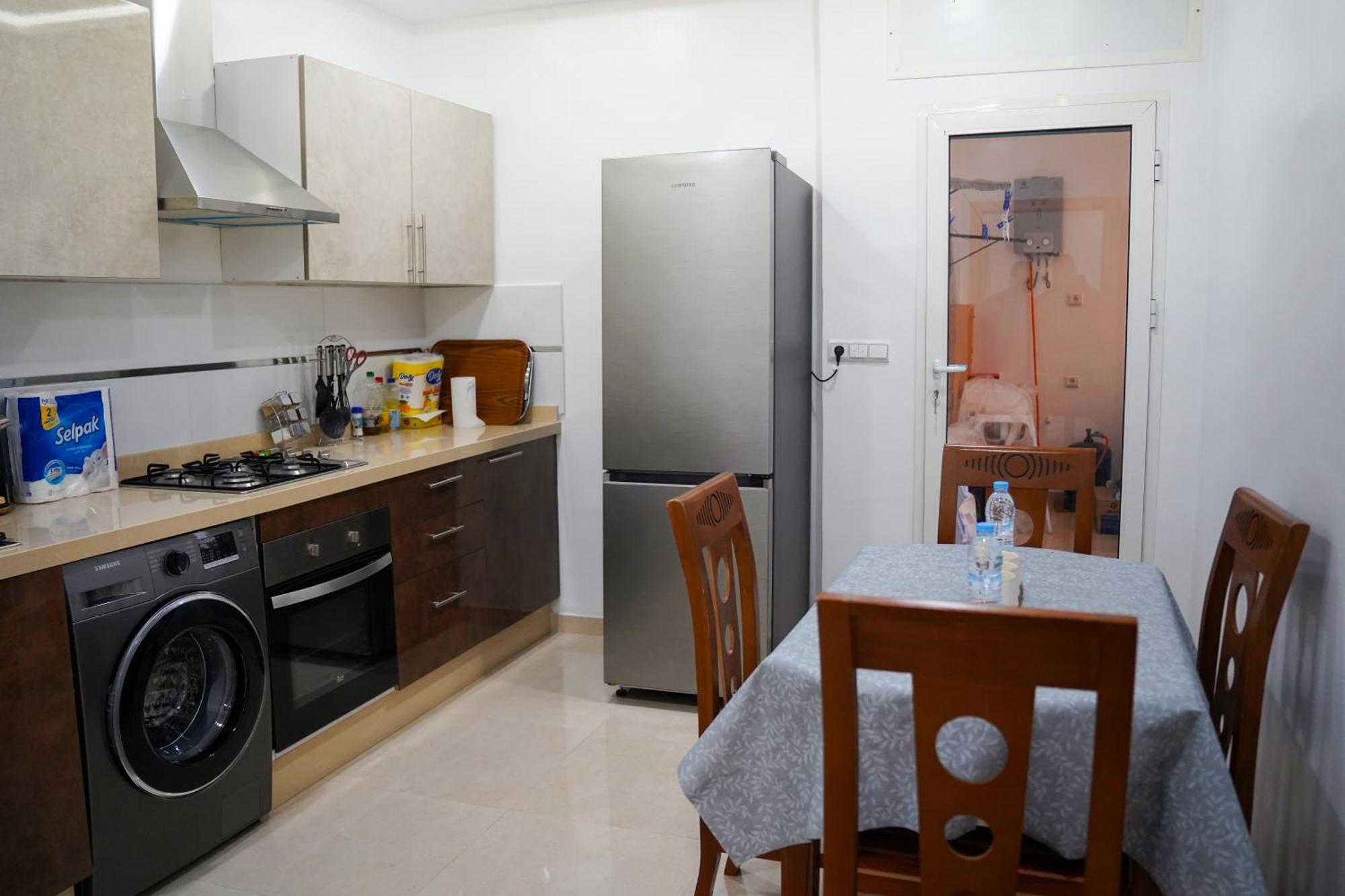 Appartamento Ideal Pour Les Familles Dans Un Quartier Calme Proche De La Corniche Tangeri