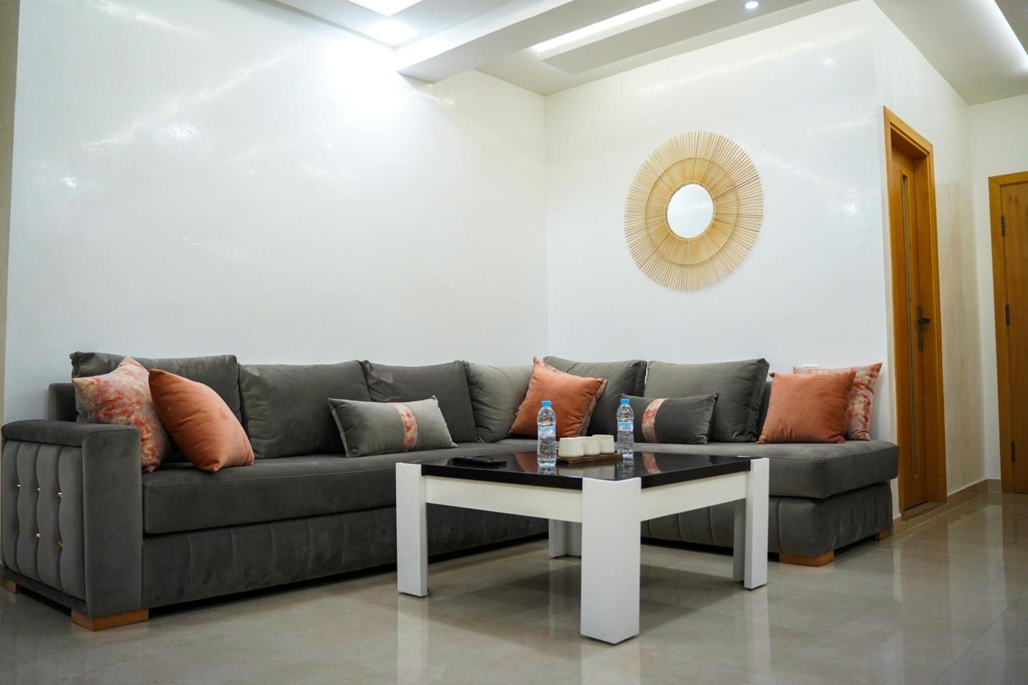 Ideal Pour Les Familles Dans Un Quartier Calme Proche De La Corniche Appartamento